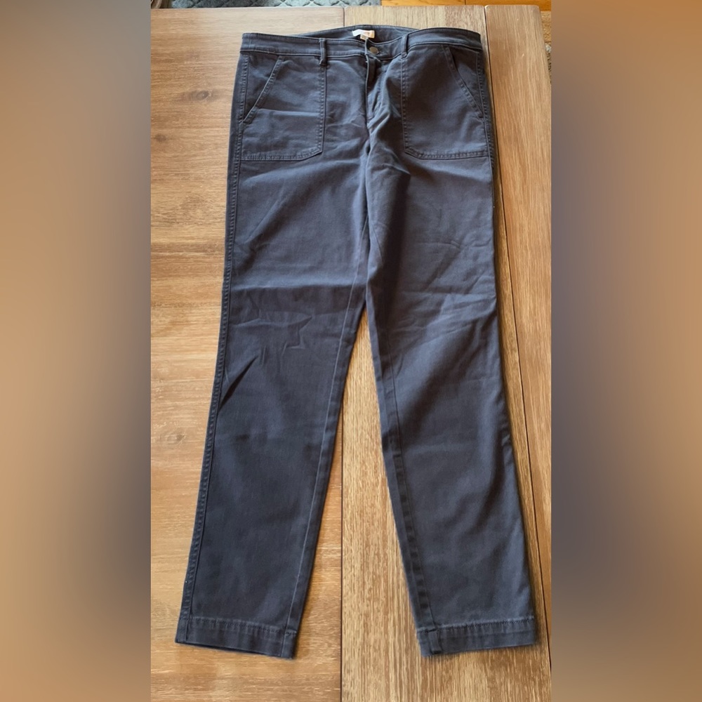 New With a tags Loft Gray Patch Pocket Pants size 10